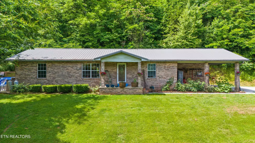 1348 Upper Middle Creek Rd, Sevierville, TN 37876