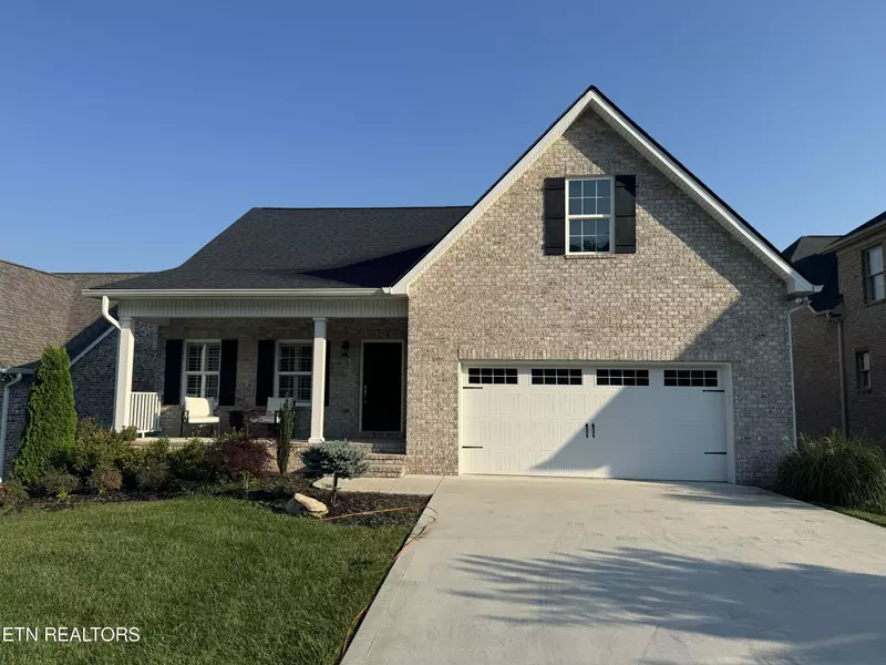 589 Timberline DR, Lenoir City, TN 37772