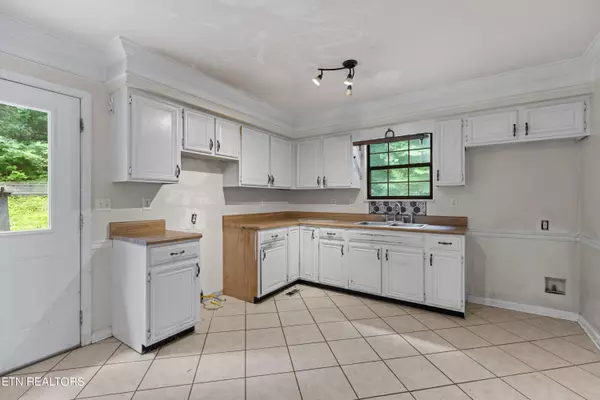 Washburn, TN 37888,230 Dotson Creek Rd