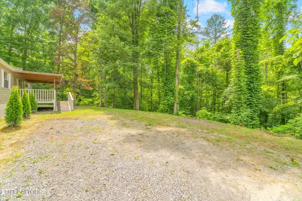 Oliver Springs, TN 37840,184 Shady Rd