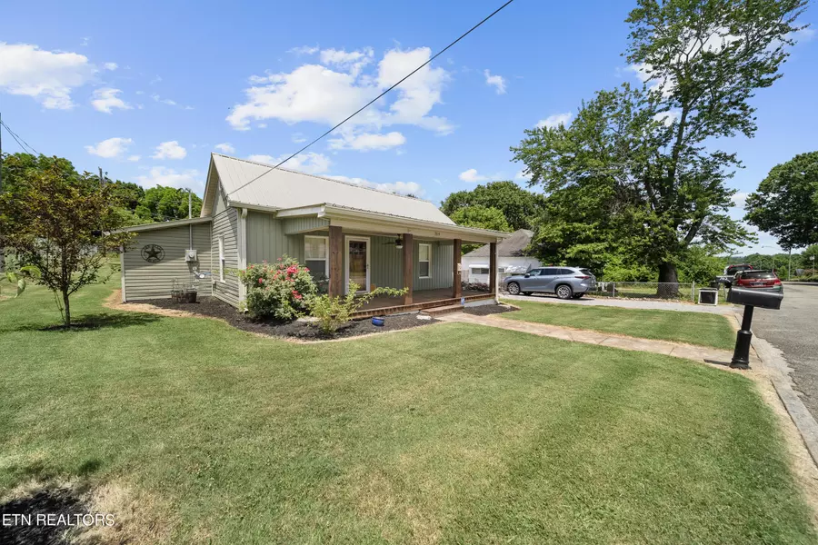 704 Mccaslin Ave, Sweetwater, TN 37874