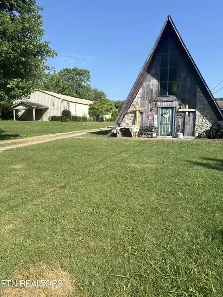 598 Towncreek Rd, Speedwell, TN 37870