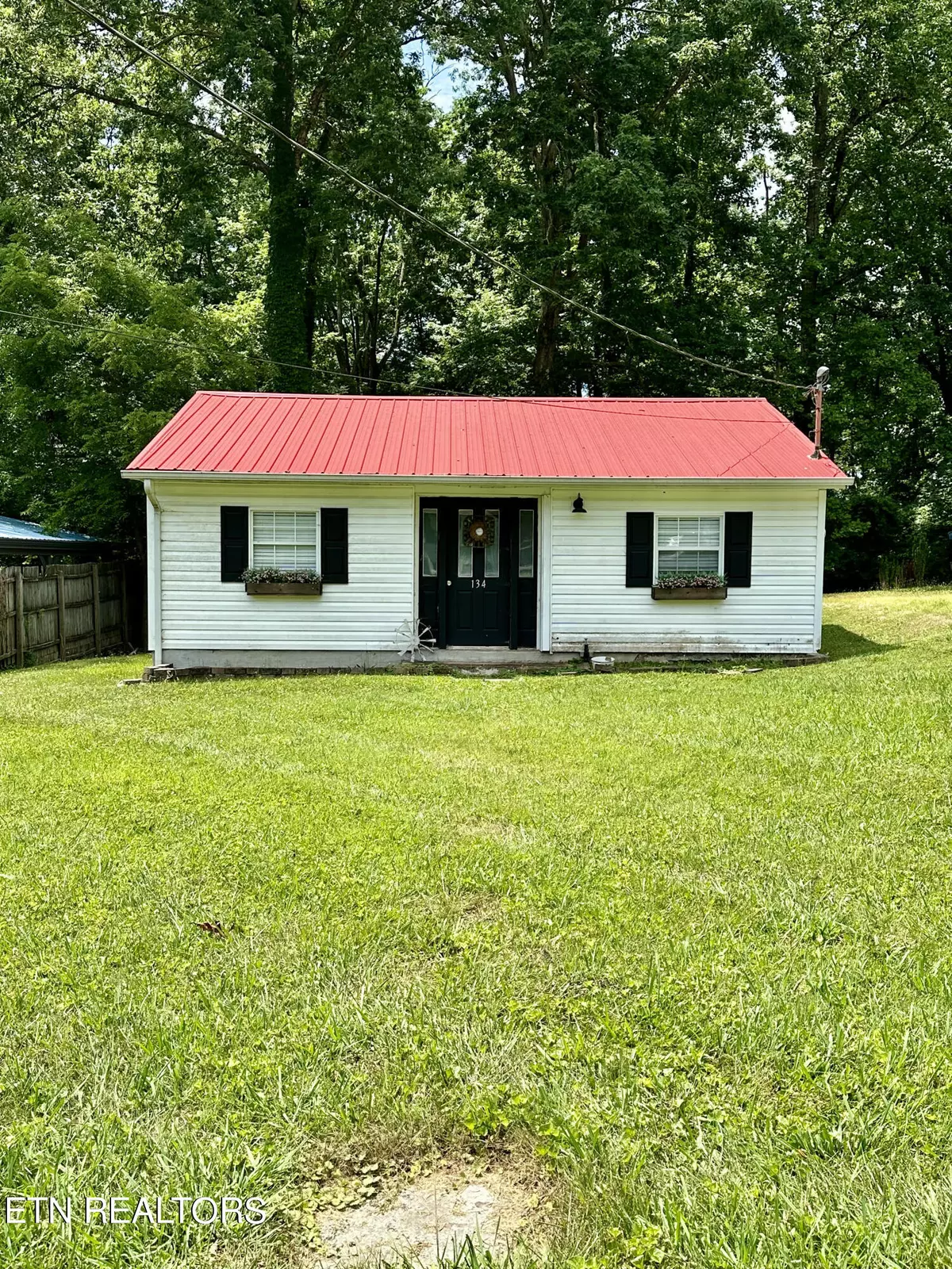 Norris, TN 37828,134 Oak Road