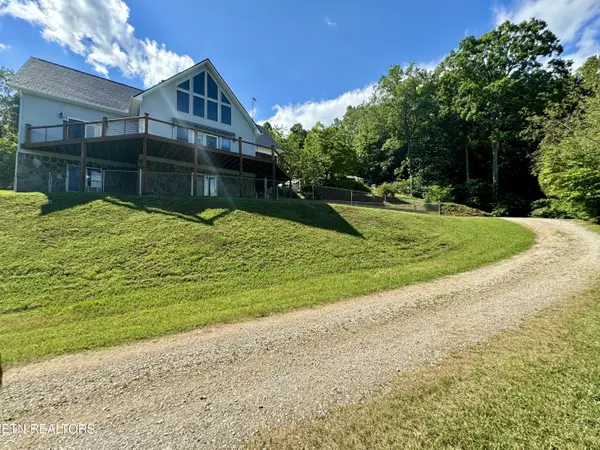 410 Turkey Cove LN, Lafollette, TN 37766