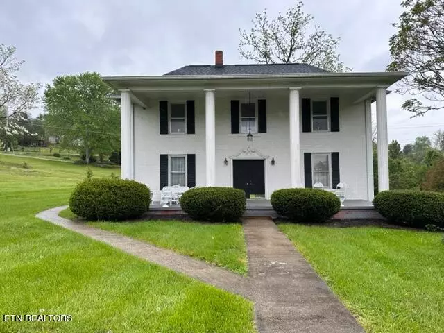 696 Forge Ridge Rd, Harrogate, TN 37752