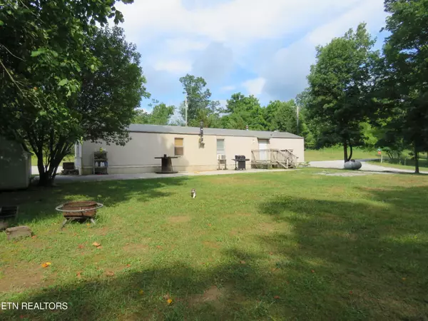 7151 Fork LN, Crawford, TN 38554