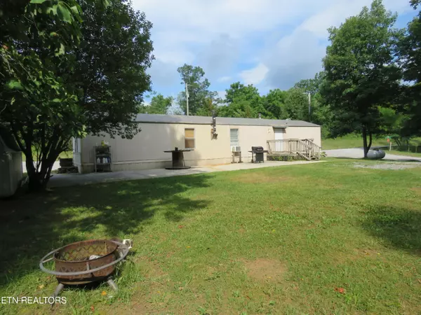 7151 Fork LN, Crawford, TN 38554