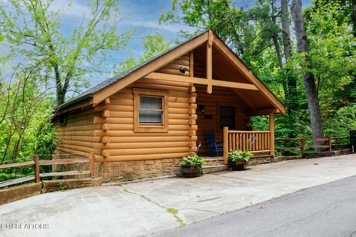 Sevierville, TN 37876,1235 Honeysuckle LN