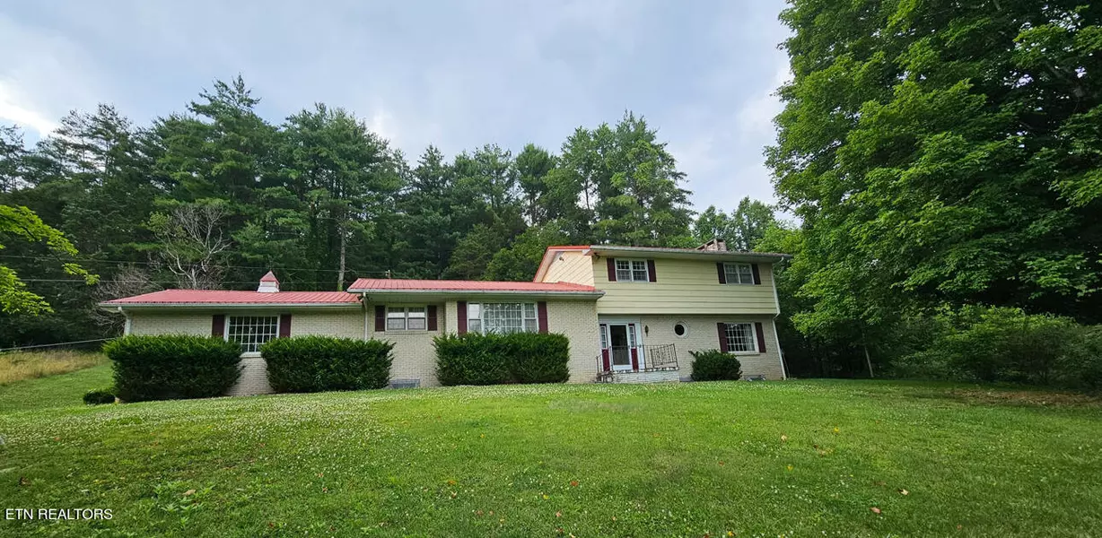 284 Smithfield DR, Pennington Gap, VA 24277