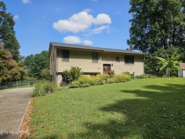 376 Summit DR, Speedwell, TN 37870