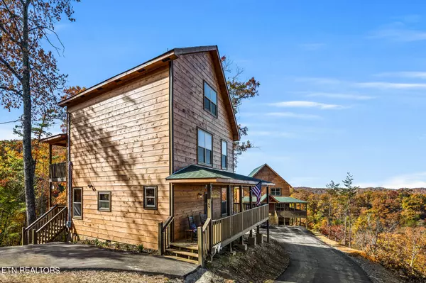 3169 Bear Mountain LN, Sevierville, TN 37876