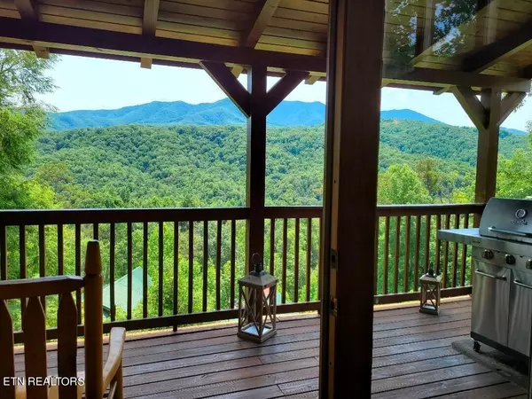 Gatlinburg, TN 37738,1761 Mountain Shadows WAY