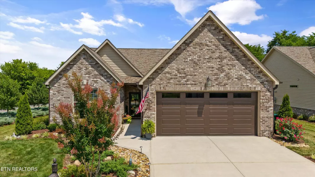 2298 Boulder Crest LN, Sevierville, TN 37876