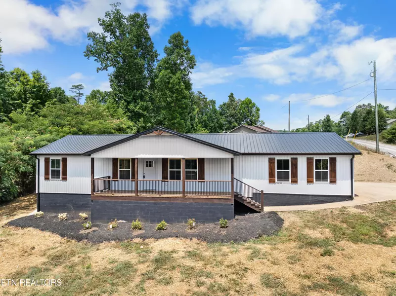 105 Agape LN, Heiskell, TN 37754