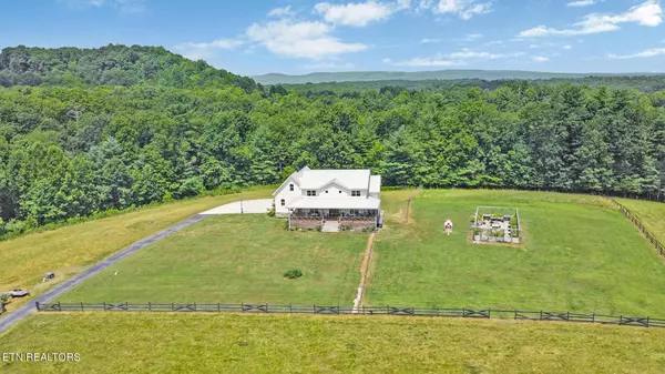 520 Kayser Ranch Rd, Oakdale, TN 37829