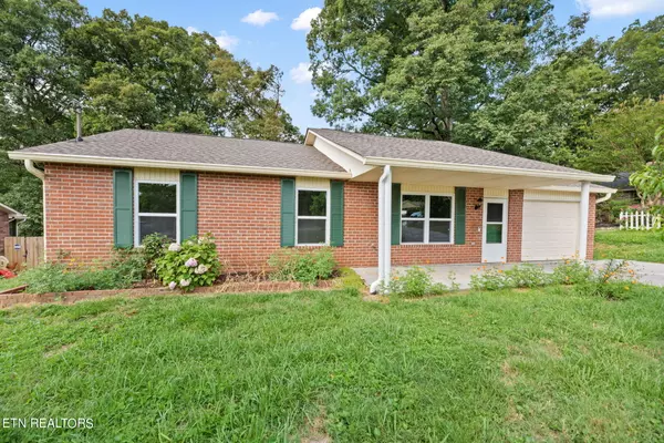 1141 Carollwood Rd, Knoxville, TN 37932