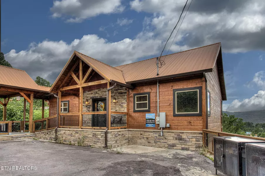 1072 Village Loop Rd, Gatlinburg, TN 37738