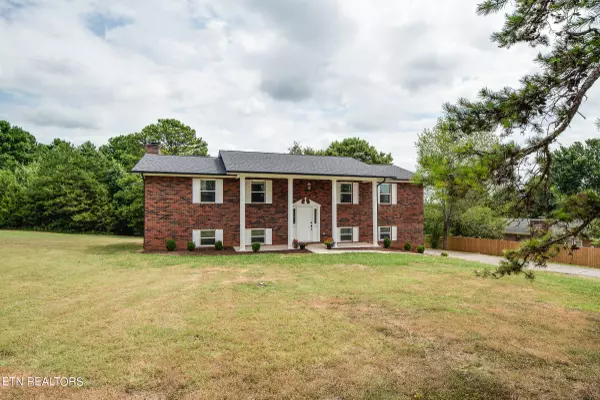 164 Montcrest DR, Lenoir City, TN 37771