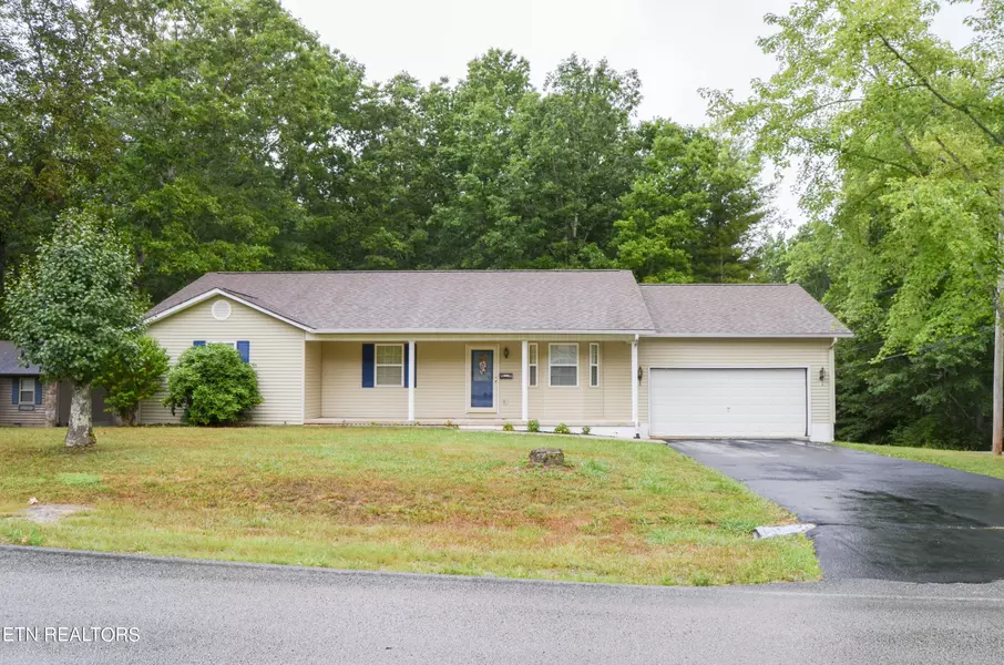 2162 Spruce LOOP, Crossville, TN 38555