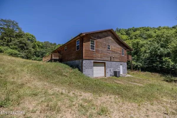 Tazewell, TN 37879,6656 Caney Valley Rd