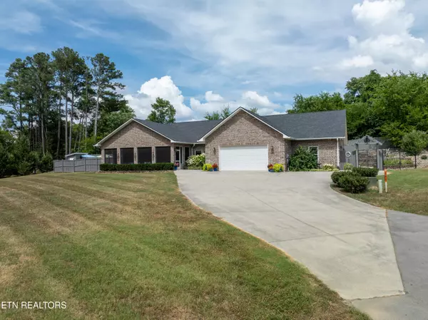 846 Quietlands DR, Maryville, TN 37801