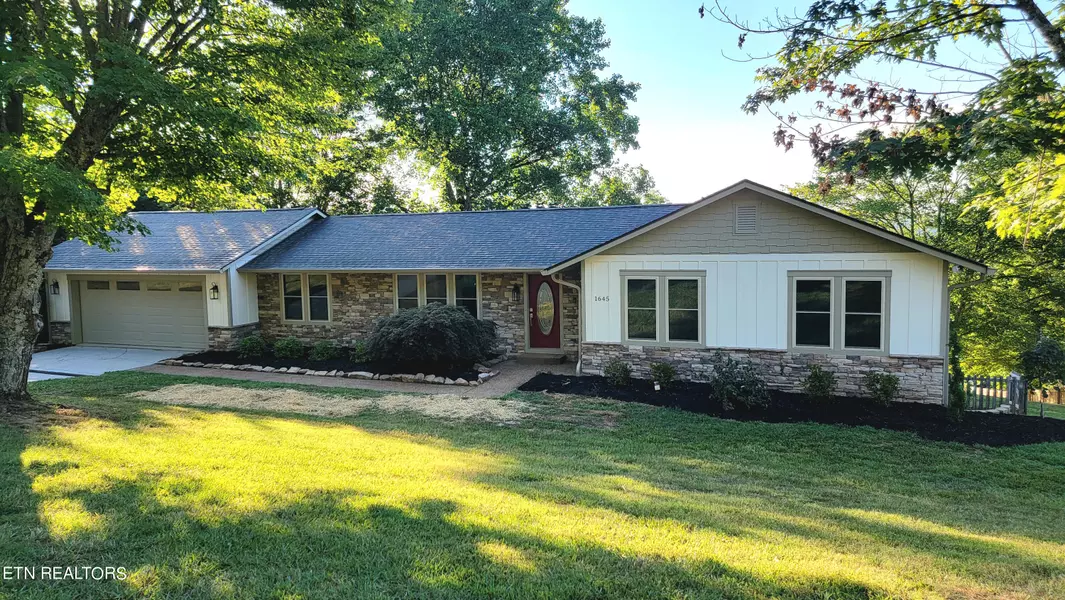 1645 Cordell Hull DR, Morristown, TN 37814