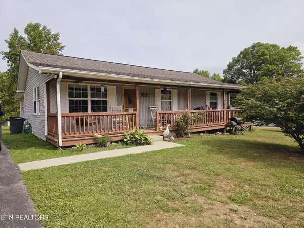 1249 Sandcut Rd, Oneida, TN 37841