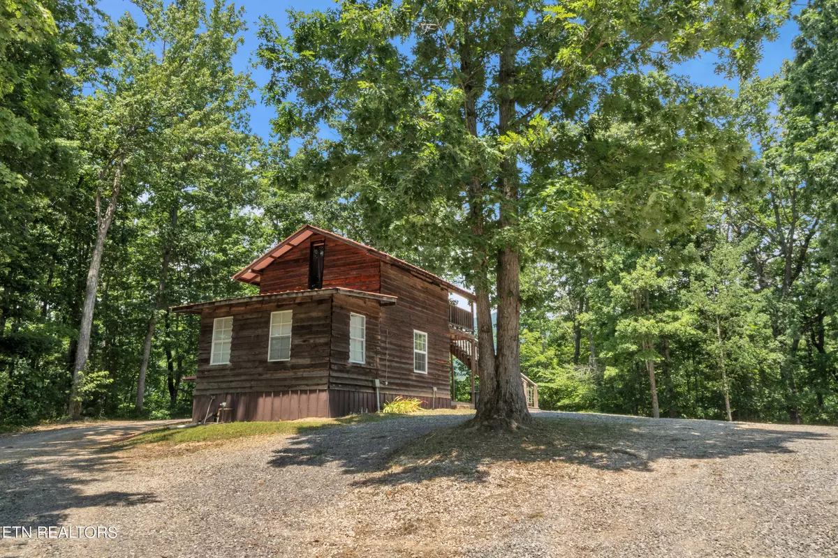 Oliver Springs, TN 37840,195 Breeden LN