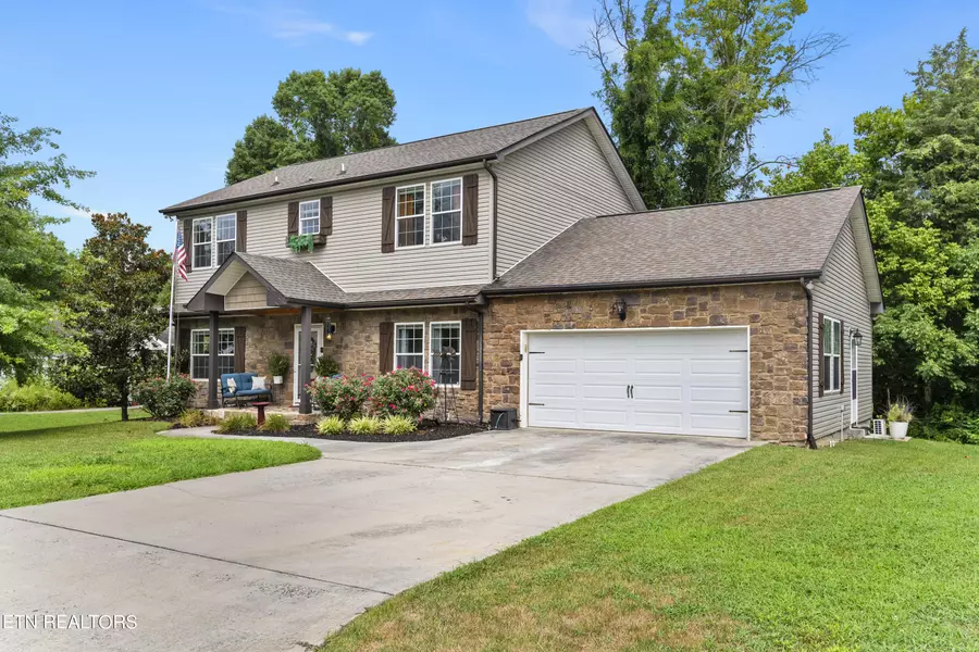 354 Alexis LN, Lenoir City, TN 37772