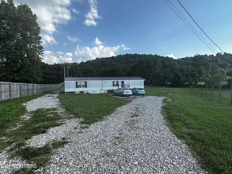 400 Delta County LN, Livingston, TN 38570