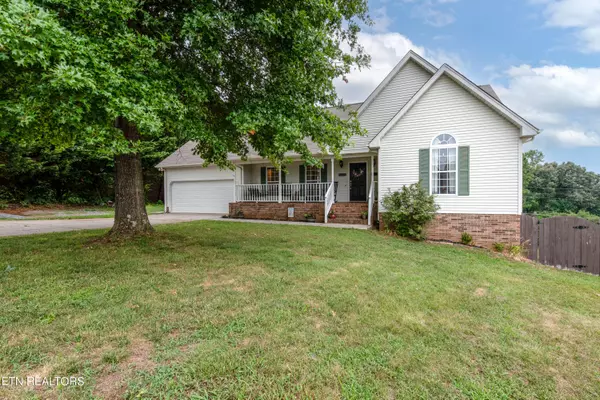 1602 Cavet DR, Maryville, TN 37803