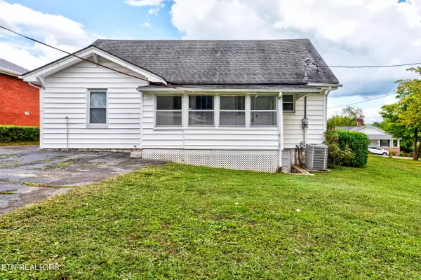 Lafollette, TN 37766,409 Ash St