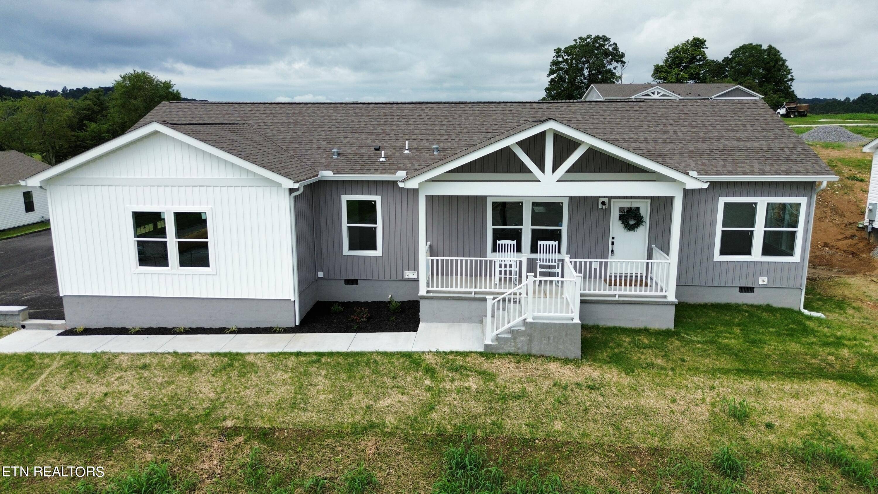 New Tazewell, TN 37825,121 Turquoise LN