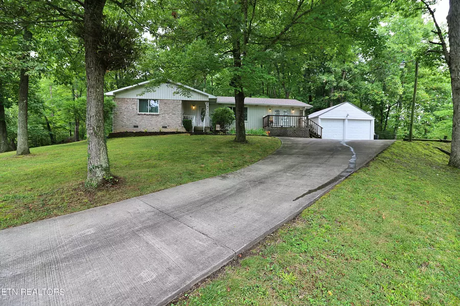 251 Poplar LN, Oneida, TN 37841