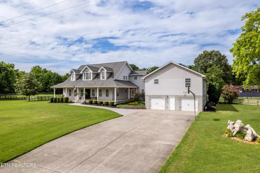 367 Cedar Crest LN, Friendsville, TN 37737