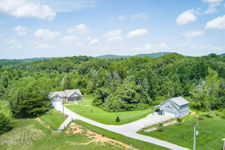 2642 Hilham Hwy, Hilham, TN 38568