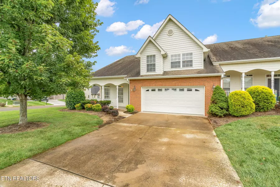 3844 Honeytree LN, Knoxville, TN 37938