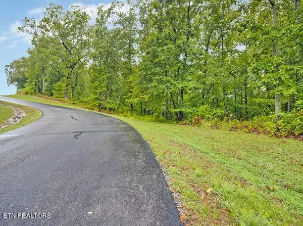 510 Grande Vista DR, Rockwood, TN 37854