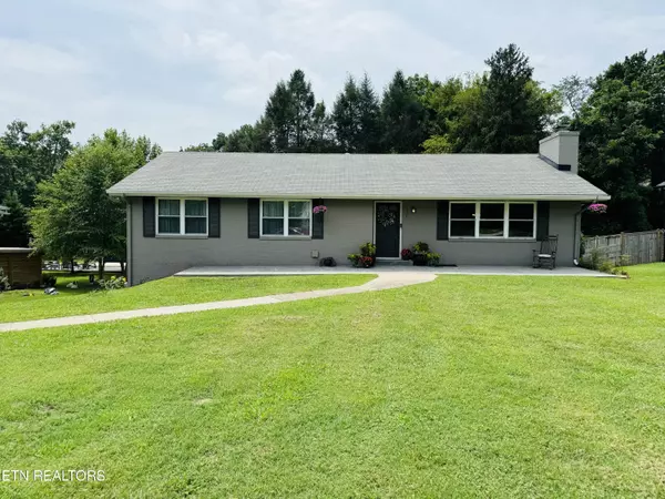 231 Lonas Drive DR, Maryville, TN 37803