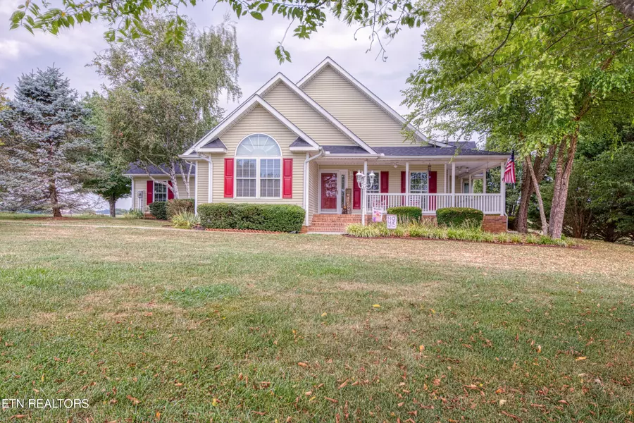 161 Florence CIR, Dandridge, TN 37725