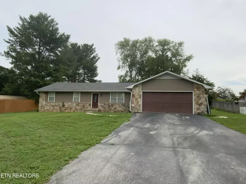 704 Montvue Ave, Kingston, TN 37763