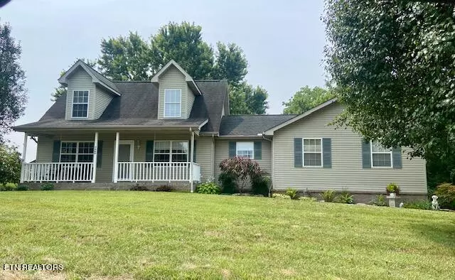 7600 Tree Bark Rd, Corryton, TN 37721