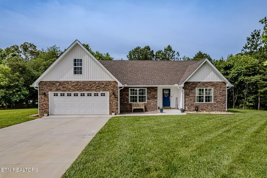 135 Highland DR, Madisonville, TN 37354