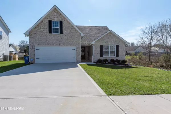 3026 Farmhouse DR, Maryville, TN 37803