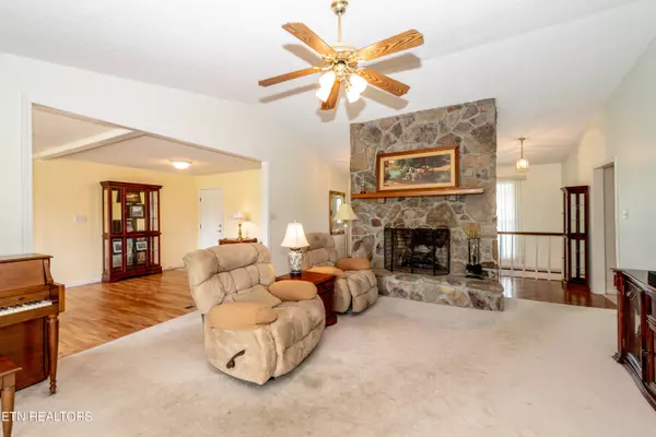 Maryville, TN 37804,3802 Countryside CT