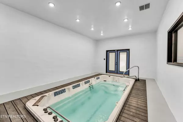 Pigeon Forge, TN 37863,2605 Stonebrook DR