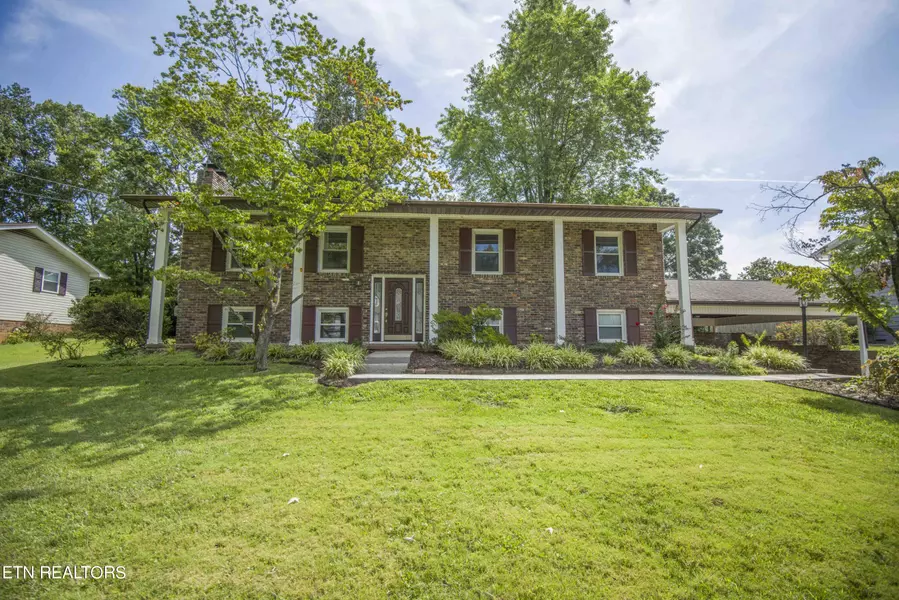 628 Woodland DR, Clinton, TN 37716