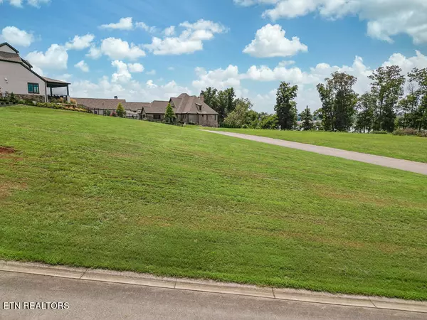 240 Southern WAY, Lenoir City, TN 37772