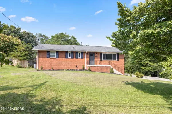 121 Peterson Rd, Knoxville, TN 37934