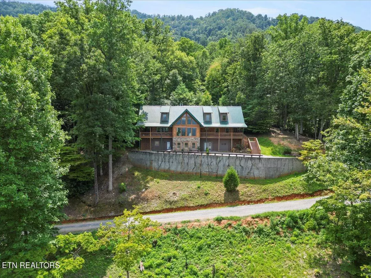 Townsend, TN 37882,985 Old Cades Cove Rd